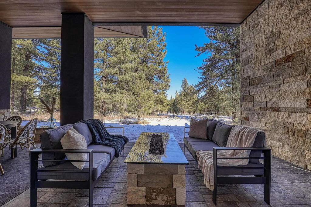 Stunning Brand New Modern Home Construction in Truckee Hits The Market for $3,695,000