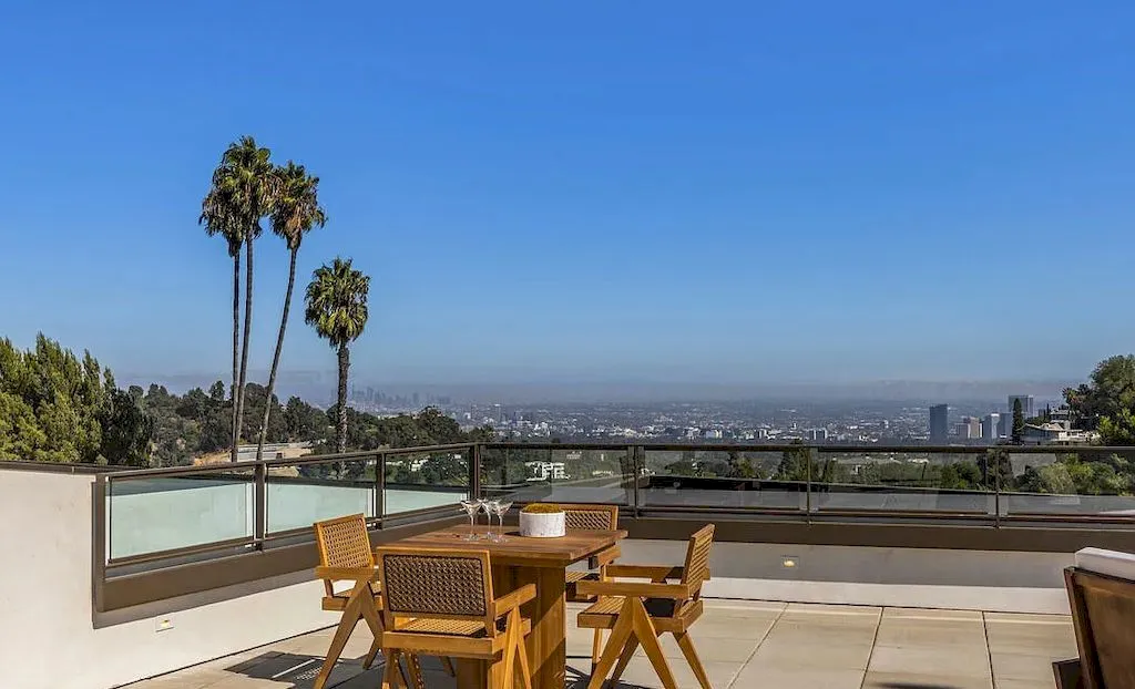 A Los Angeles Mansion in Heart of Bel-Air with Mesmerizing Views ...