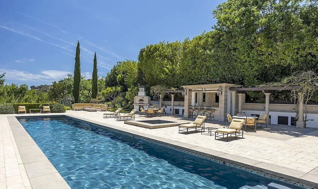 The Extraordinary Masterpiece in Beverly Hills Epitomizes Luxury Living ...