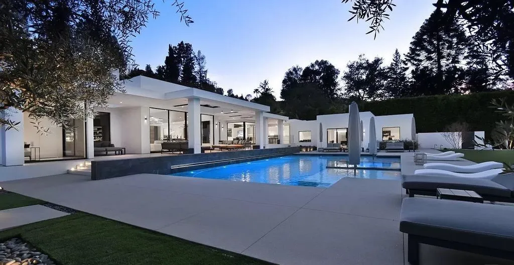 Encino's Trousdale Gem: A Contemporary Masterpiece on a Sprawling Acre Asking for $9,990,000