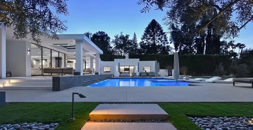 Encino's Trousdale Gem: A Contemporary Masterpiece on a Sprawling Acre Asking for $9,990,000