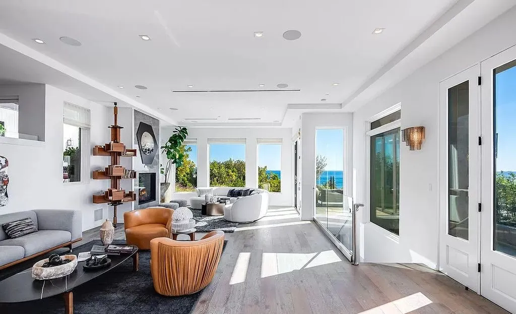 Malibu Beachfront Estate: A Private Oasis with Panoramic Ocean Views Relisted at $29,900,000