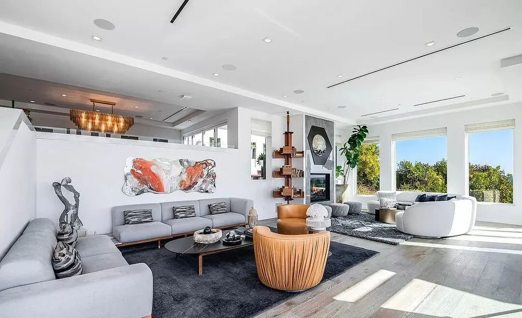 Malibu Beachfront Estate: A Private Oasis with Panoramic Ocean Views Relisted at $29,900,000