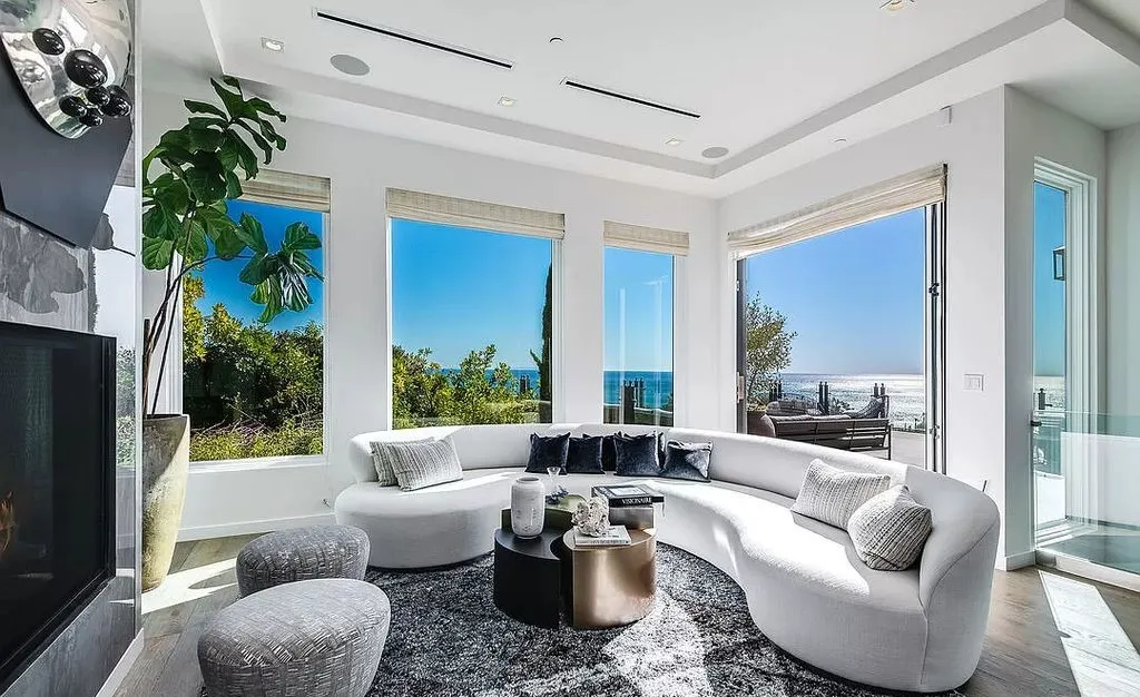 Malibu Beachfront Estate: A Private Oasis with Panoramic Ocean Views Relisted at $29,900,000