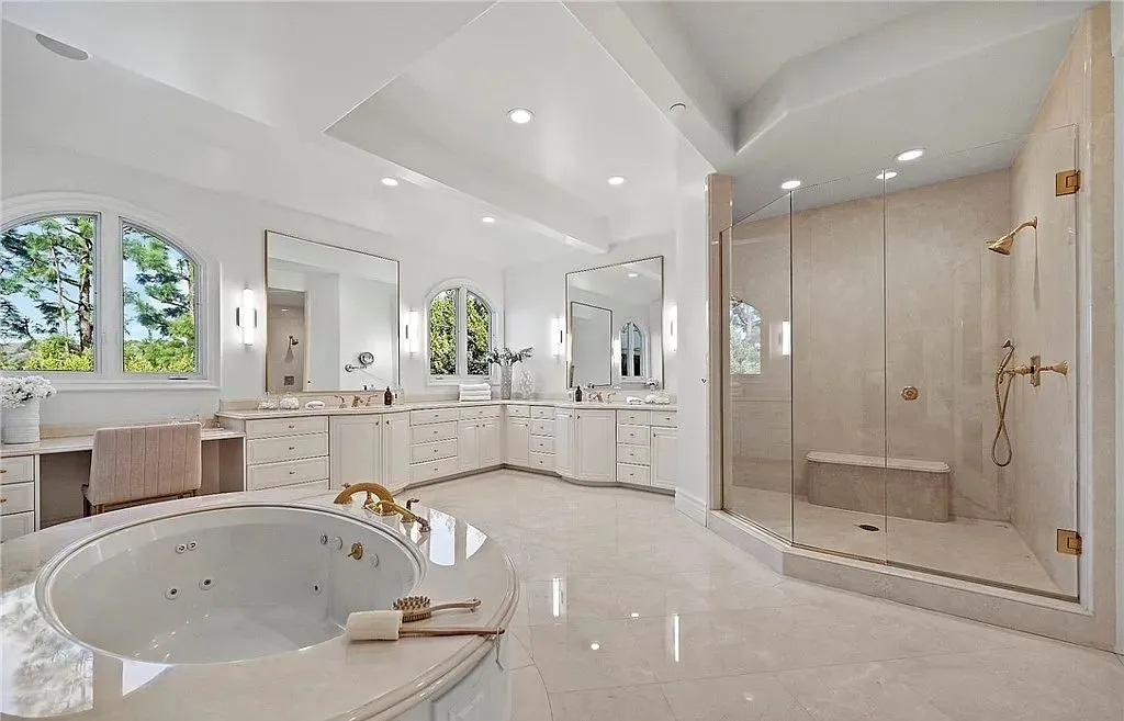 Opulent Bel Air Crest Residence: Modern Elegance with Luxury Finishes and Impeccable Design Asked $8,299,000