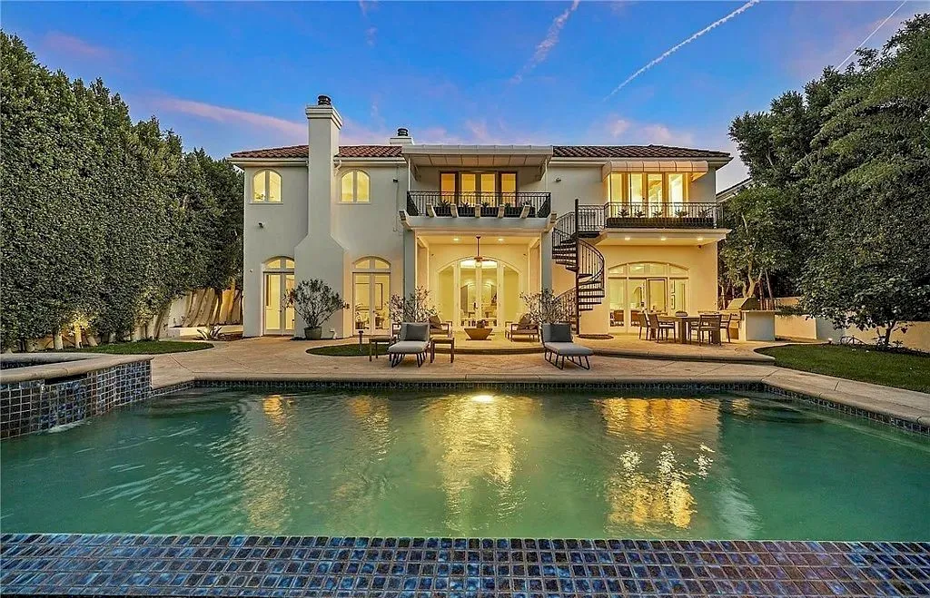 Opulent Bel Air Crest Residence: Modern Elegance with Luxury Finishes and Impeccable Design Asked $8,299,000