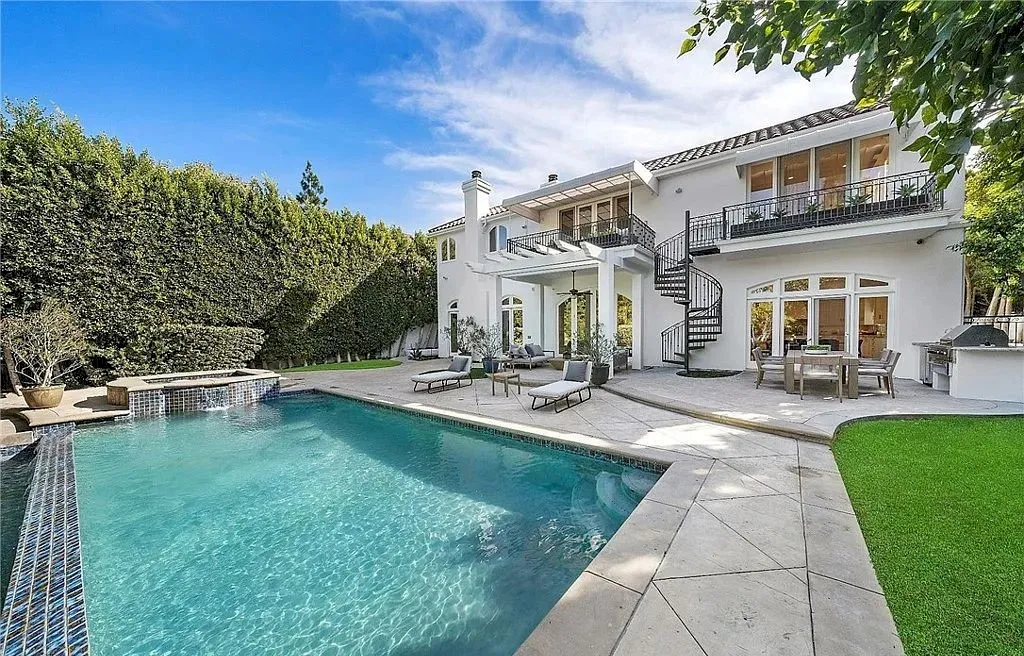 Opulent Bel Air Crest Residence: Modern Elegance with Luxury Finishes and Impeccable Design Asked $8,299,000