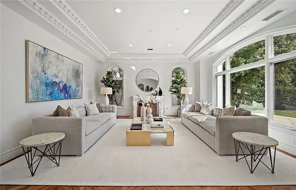 Opulent Bel Air Crest Residence: Modern Elegance with Luxury Finishes and Impeccable Design Asked $8,299,000