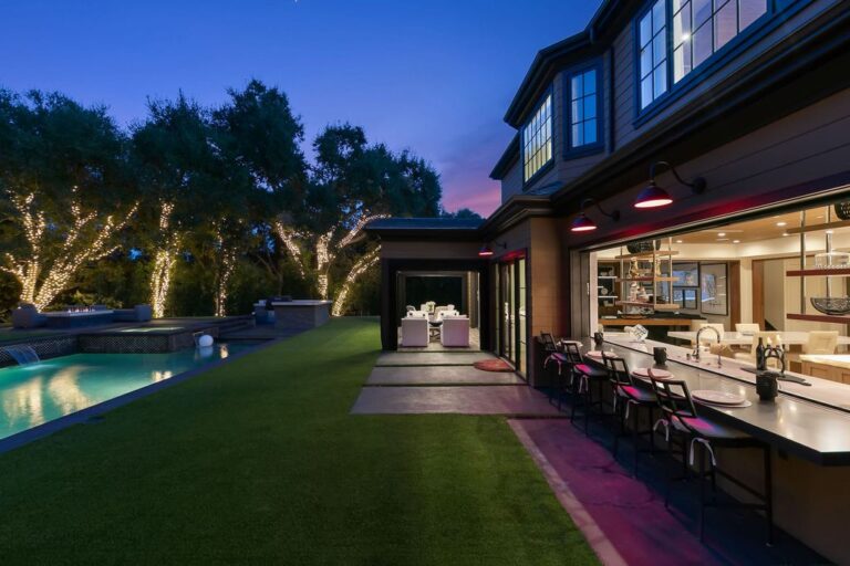 Actress and Singer Hailee Steinfeld’s Encino Mansion: A Perfect Blend ...