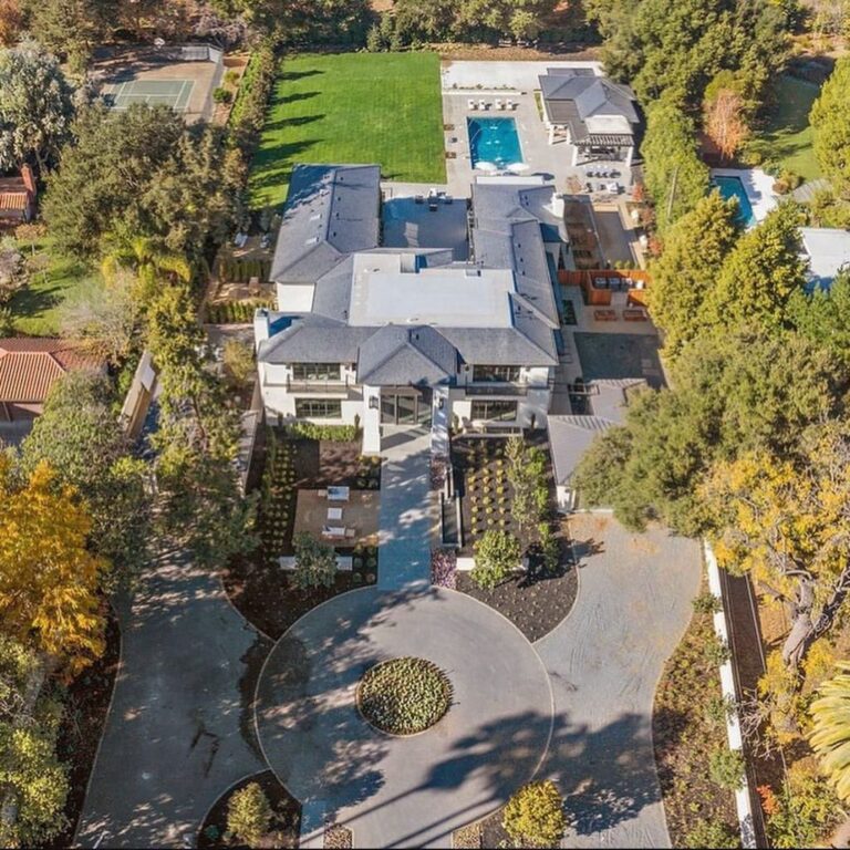 Inside NBA Icon Stephen Curry’s $30 Million Silicon Valley Mansion in ...