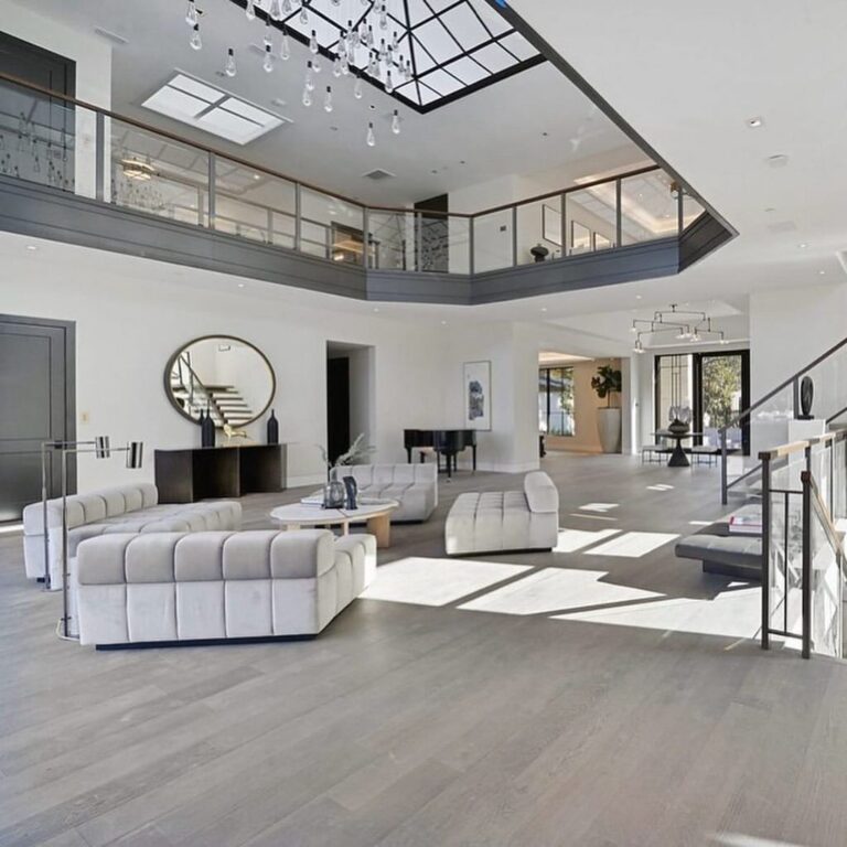 Inside NBA Icon Stephen Curry’s $30 Million Silicon Valley Mansion in ...