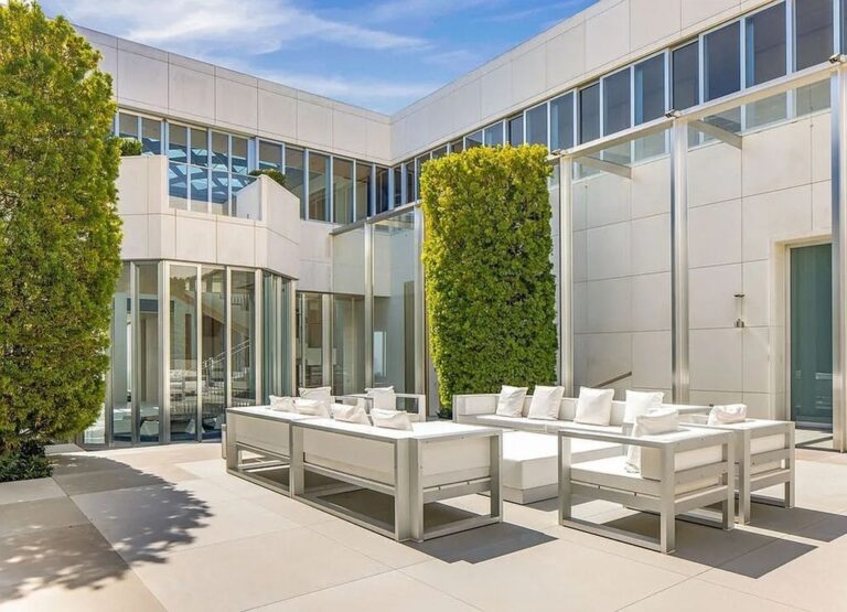 Billionaire Anthony Pritzker Lists Los Angeles’ Third-Largest Mansion ...